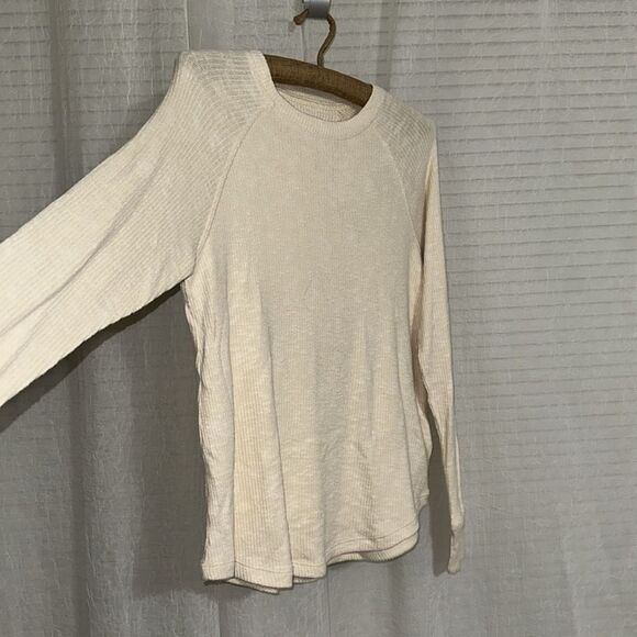 AE Heather Cream Crewneck Soft Plush Ribbed Long Sleeve Tee - Picture 12 of 16